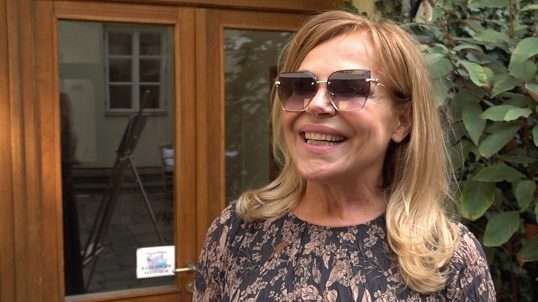 Dagmar Havlova 2020 Dagmar Havlova O Kolapsu Nerizeny Pad V Bezvedomi Ahaonline Cz 24 437 Likes 2 959 Talking About This Garage Car