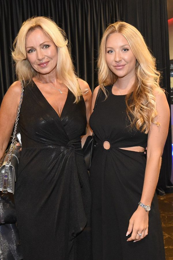 Kateřina Brožová slavila narozeniny v rodinném kruhu! Herečka sdílela krásné momentky s dcerou i jejím fešným partnerem  - fotka 1/1