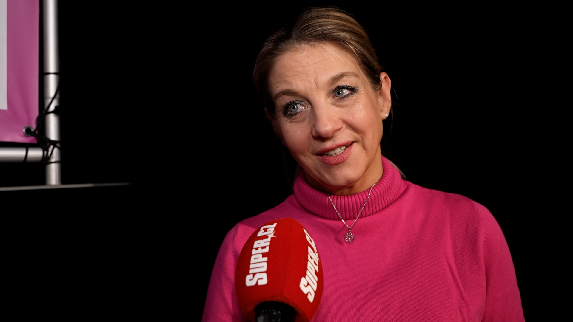 Roky Je Ofici Ln Single Ale Te Sabina Laurinov P Ekvapila Je Sabina Laurinova Herecke Setkani Hvezdne Leto