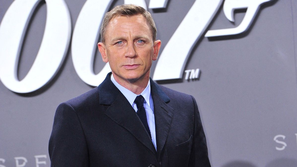 Jako foukaná staré dámy. James Bond Daniel Craig zaskočil lidi novým účesem. Modlí se, aby ho měl jen kvůli roli