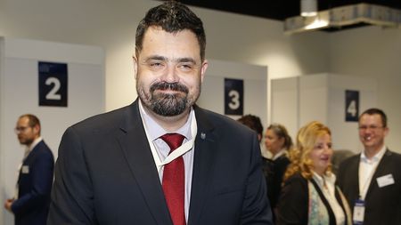 Bizarní reakce starosty Pavla Novotného na rozsudek soudu, který ho posílá do vězení. Reagoval na něj i Hřebejk