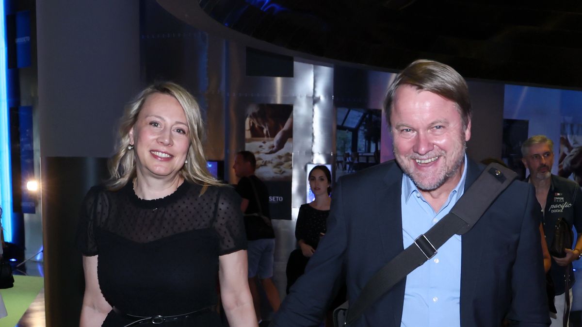 Proslavila se díky blamáži s biomasou, Tibetu a románku s ministrem: Teta Emmy Smetany o sobě dala zase vědět