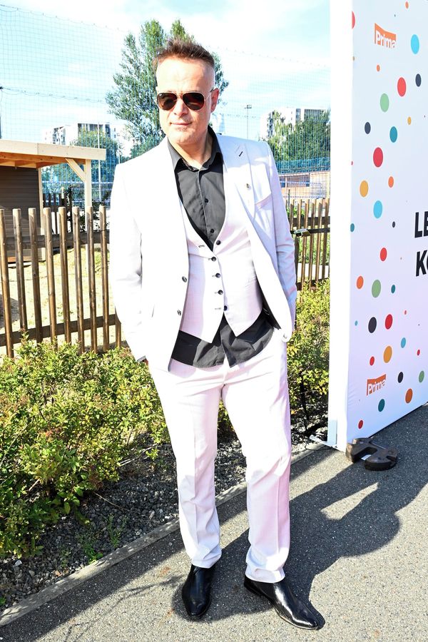 Jaro Slávik z Dubaje, kde žije, uprchl před nálety do jiného emirátu: Fandí napadení Íránu. Držme hubu a krok, říká - fotka 1/1