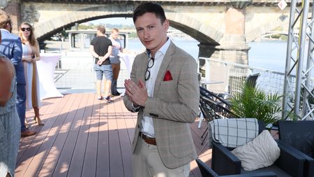 Na internetu se šíří obří kauza českých influencerů! Kývli za honorář a dovču na propagaci komunistické strany v Číně