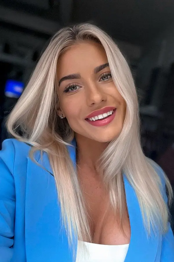 Mamasita! Natália Mykytenko odhalila pohlaví miminka i těhotenské křivky v sexy punčochách - fotka 1/1