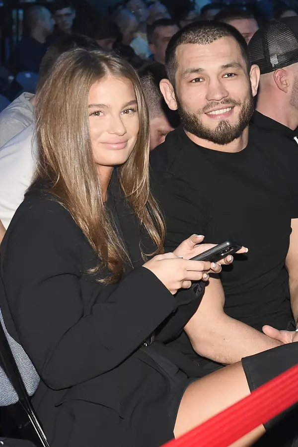 Makhmud Muradov se zasnoubil: Partnerka MMA bijce se pochlubila romantickým videem, ve kterém ji požádal o ruku - fotka 1/1