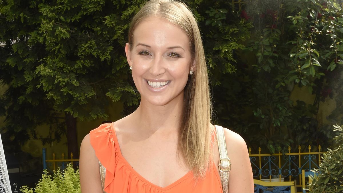 To jsou břišáky! Manželka Romana Vojtka ohromila svou postavou v plavkách. Její drahý si postěžoval na „panděro“