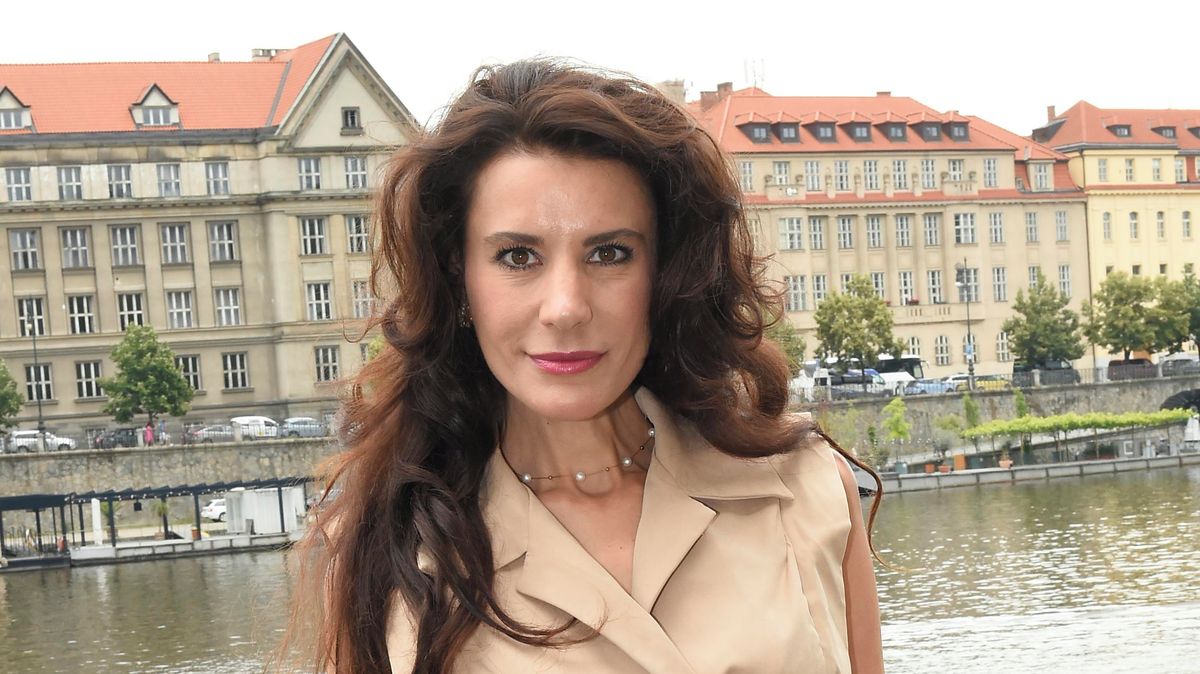 Moderátorka Naked Attraction překvapila! Monika Timková odhalila v bikinách svůj výstavní zadeček