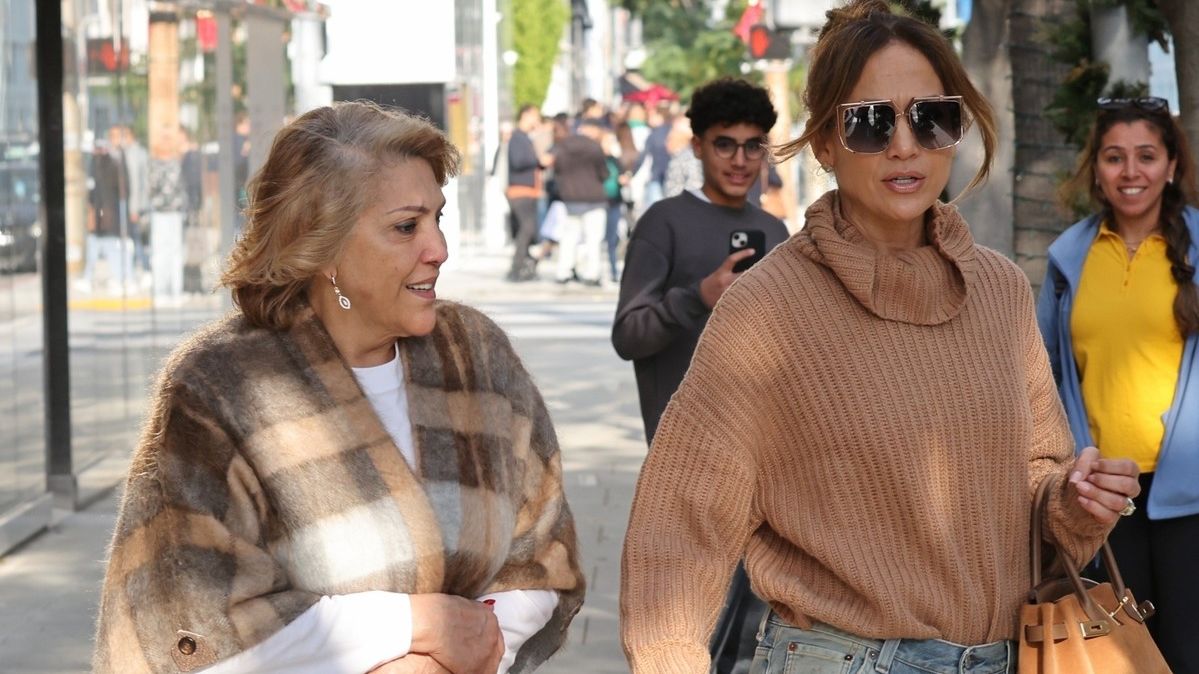 Jennifer Lopez sdílela dojemné fotky z dětství s maminkou Guadalupe poté, co řekla, že je nejštíhlejší, co kdy byla