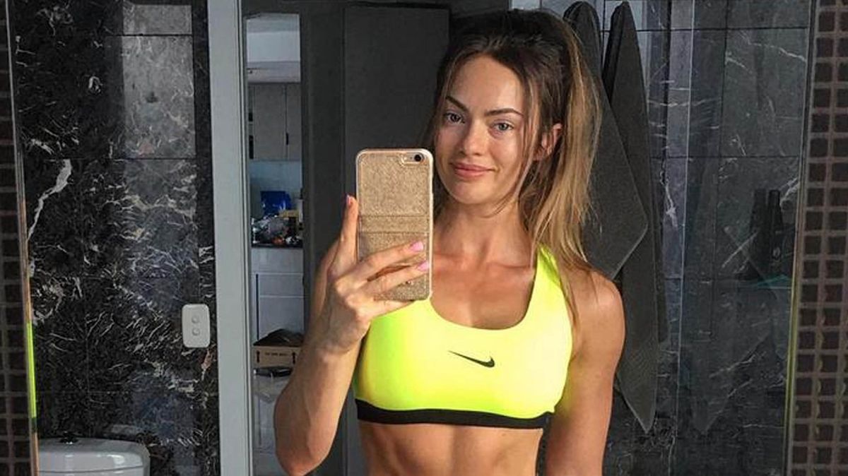 I fitness influencerka s dokonalým tělem má na břiše povislou kůži. Vůbec mě to netrápí, vzkazuje