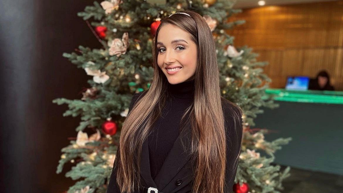 Dcera Jiřího Šlégra se zasnoubila! Jessica je pořádná kočka. Přítel hokejista jí nasadil prsten s obřím diamantem