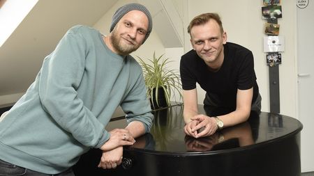Skandál v nemocnici, ve které odmítli pomoci zpěvákovi z O5 a Radeček, má nečekaný zvrat. Lékař hudebníka kontaktoval 