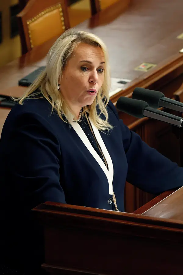 Klára Dostálová se po delší době ozvala fanouškům: Řešilo se, s kým se fotila, i to, jak aktuálně vypadá - fotka 1/1