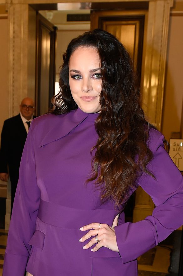 Sexy divoška na pódiu, máma v zákulisí. Ewa Farna sdílela střípky ze soukromí, fotkou s dcerou dojala fanoušky - fotka 1/1