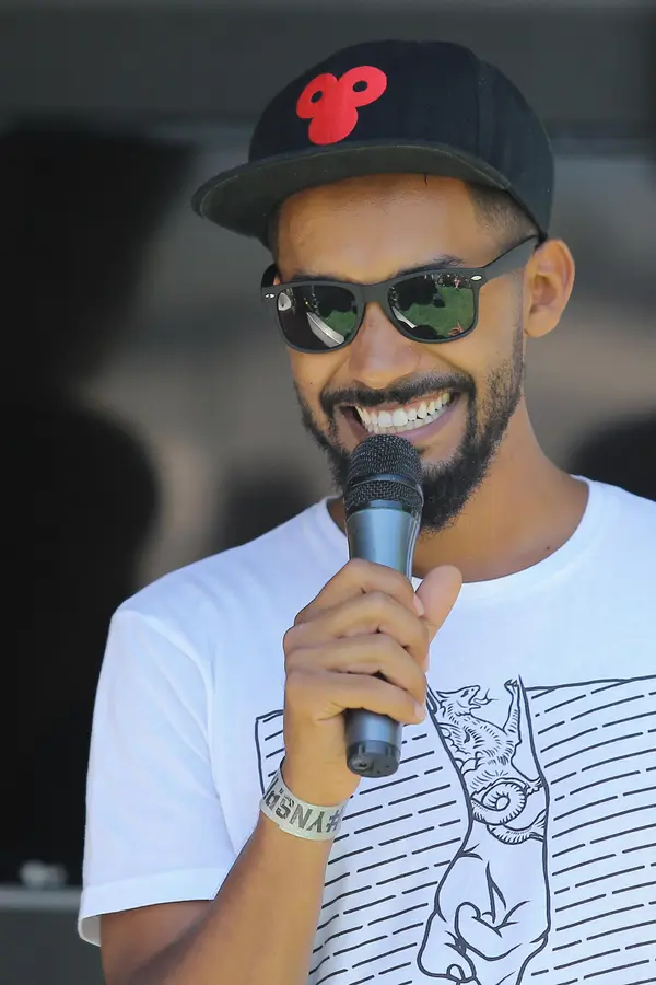 Yemi bude otcem: S partnerem se připravuje na příchod dvojčátek! Odnosí je náhradní maminka - fotka 1/1