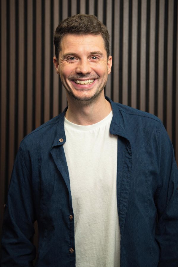 Hranáč z Vyvolených otevřeně: Byl jsem závislý na alkoholu a fetech, neměl jsem kde bydlet, přiznává hvězdný influencer - fotka 1/1