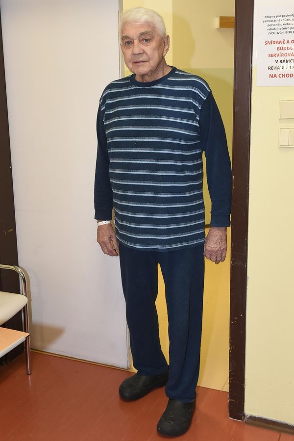 Konec drsných dohadů o pohřbu Jiřího Krampola. Parte potvrdilo, kdo má poslední rozloučení na starost - fotka 1/1