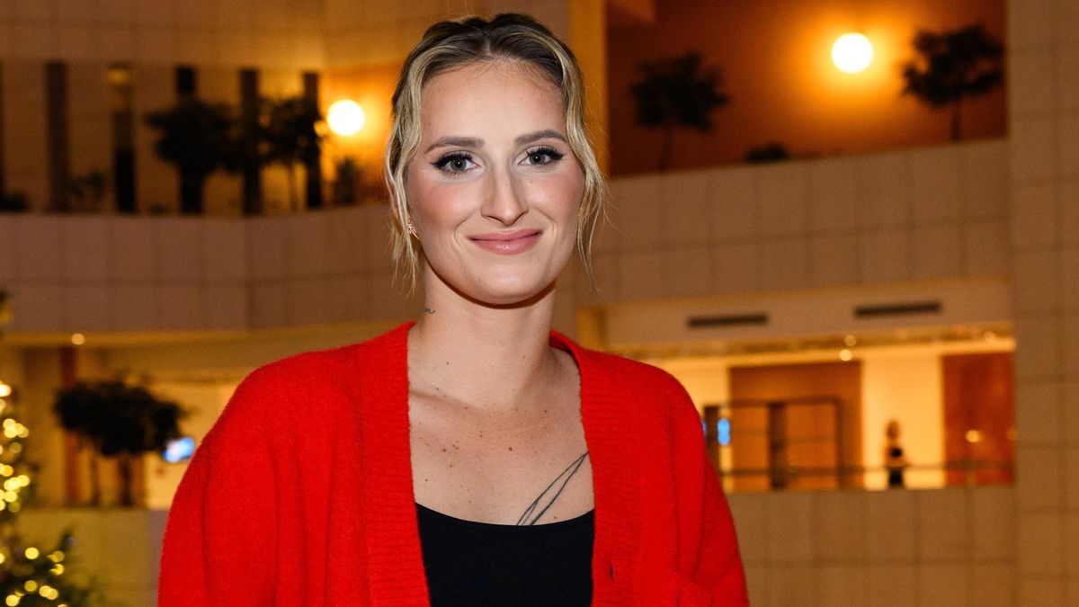 Tenistka Markéta Vondroušová na dovolené v exotice: Svlékla se do plavek… A pak? Líbačka s přítelem!