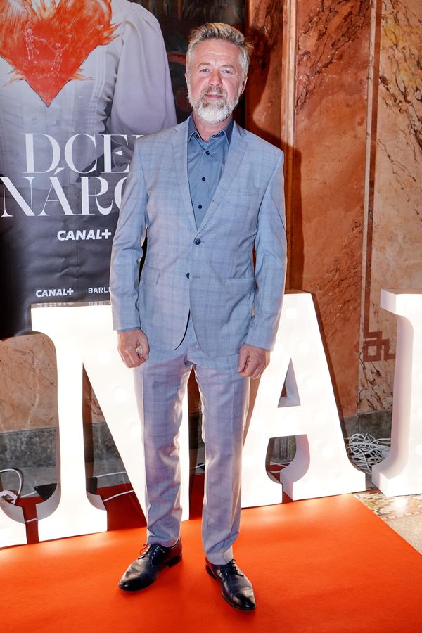 Jiří Langmajer jako Mitch Buchanan z Pobřežní hlídky. Upocený a jen v plavkách se předvedl na pláži - fotka 1/1