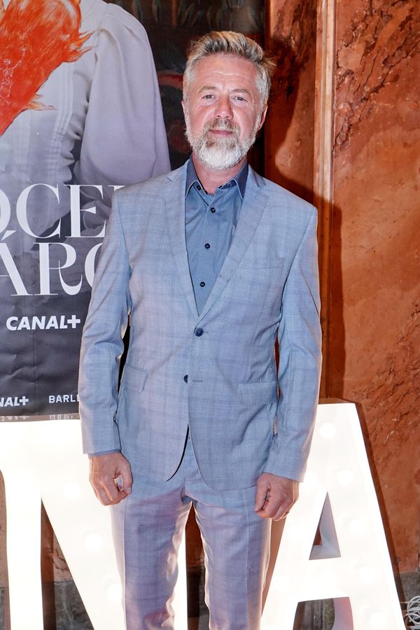 Omládl jste o 10 let! Herec Jiří Langmajer shodil plnovous. Proměna mu dle fanoušků prospěla - fotka 1/1