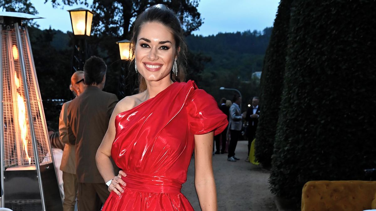 Víme o ní jen díky dovoleným: Vítězka světové soutěže krásy tentokrát pózovala v tangách v džungli