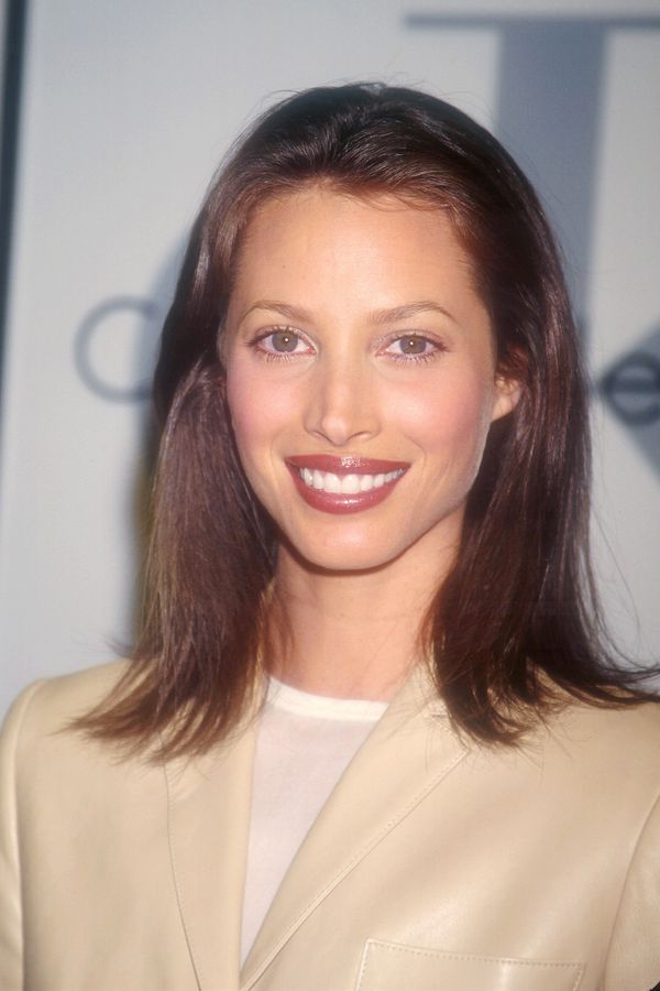 Vzpomínáte na ikonu modelingu Christy Turlington? Rozhodla se stárnout zcela přirozeně a takhle v 55 letech vypadá - fotka 1/1