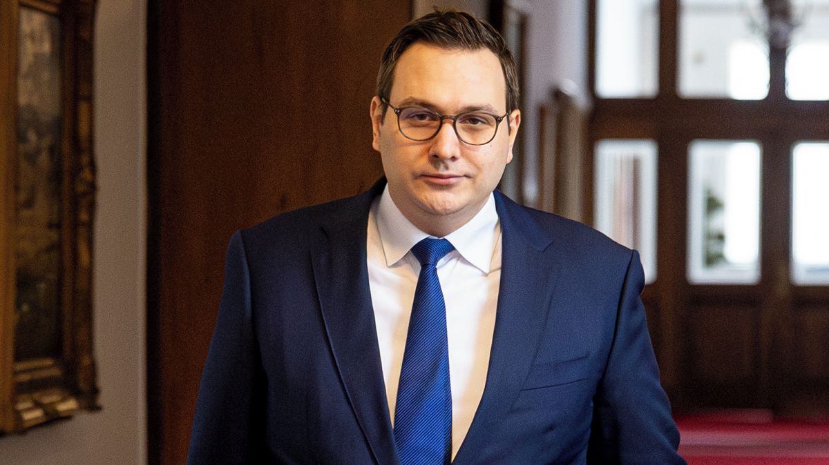 „A co jako?“ Jan Lipavský se pochlubil, že jel metrem. Lidé se mu pořádně vysmáli