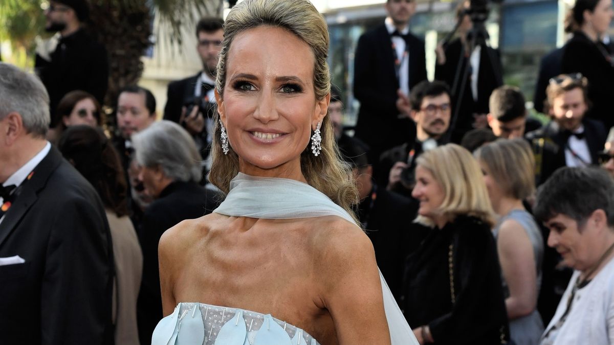 Další módní pohroma britské aristokratky v Cannes: Přirovnání k vysušené krůtě vystřídala vypelichaná kachna
