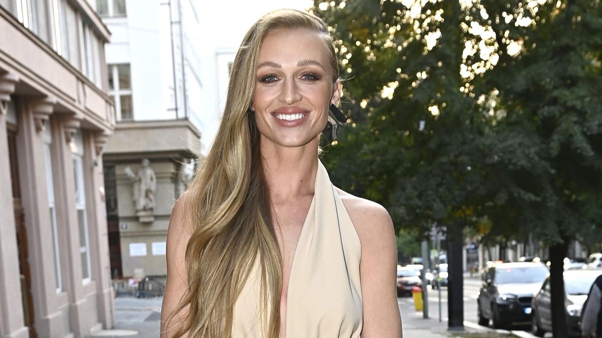 Veronika Kašáková ukázala neuvěřitelné břišáky v plavkách! Modelka a maminka malého syna má tělo jako z kamene