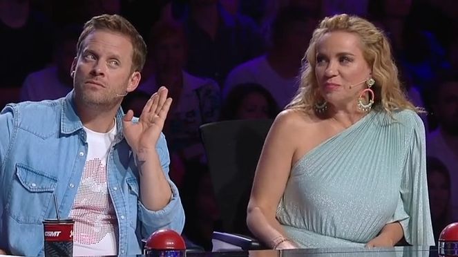 Paní Lenka se v Talentu marně pokusila napodobit soprán hvězdy Nightwish: Není hluchoněmá? ptal se nevěřícně Prachař