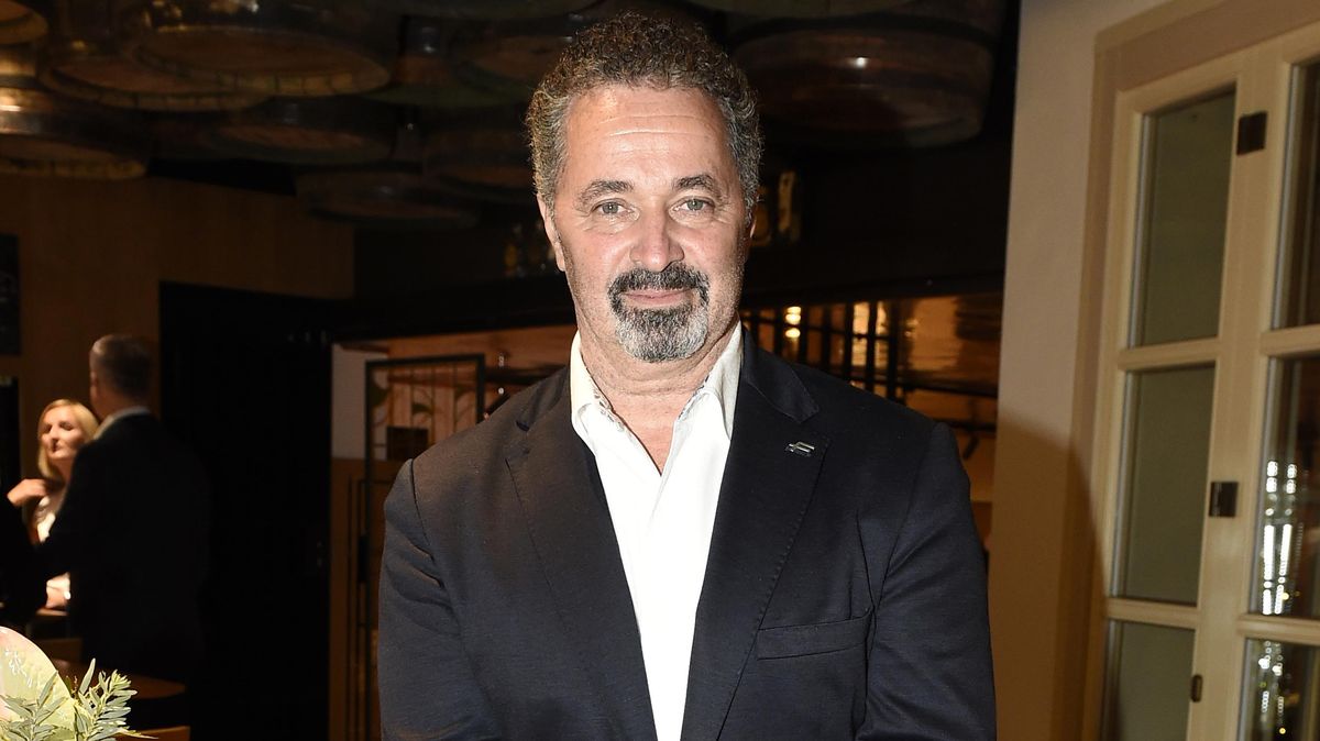 Martin Dejdar dojal fanoušky: Pochlubil se fotkami s maminkou, které dělí 57 let
