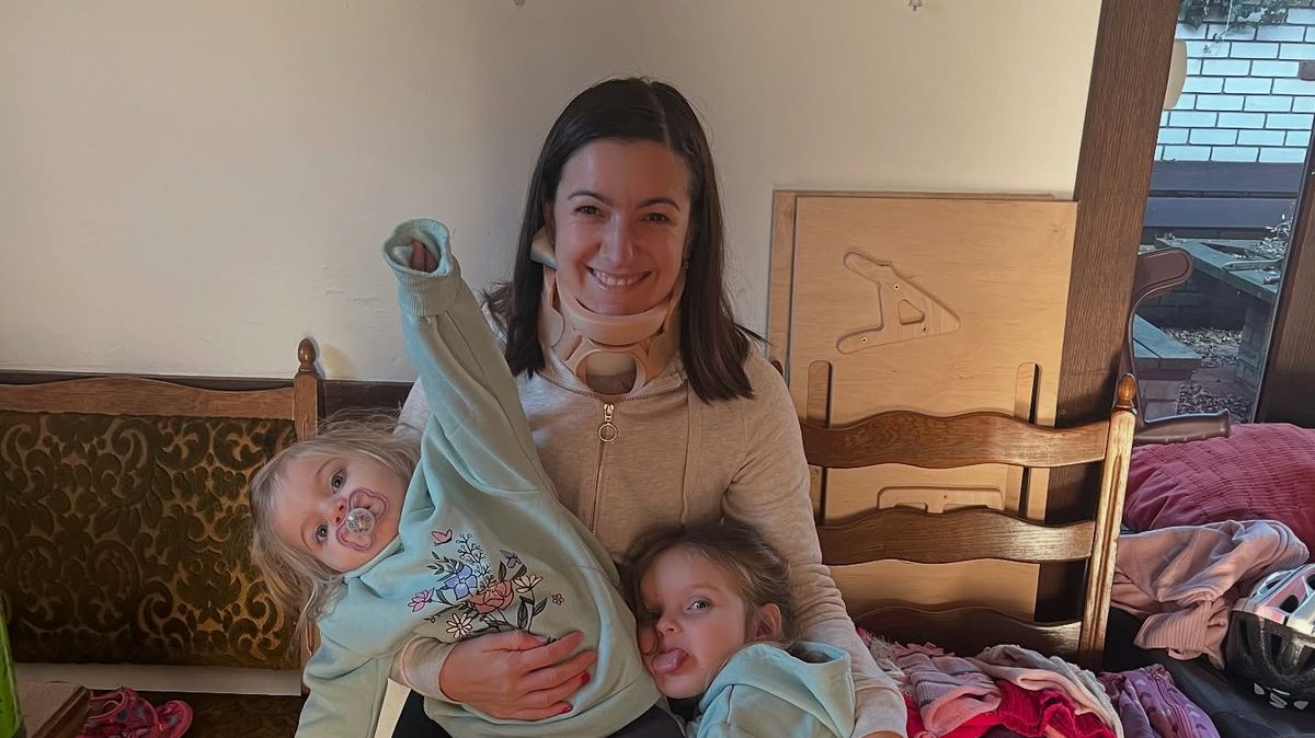 Štědrý den strávila v nemocnici: Po vážné operaci se zpěvačka Genny Ciatti nemůže starat o dvě malé dcery