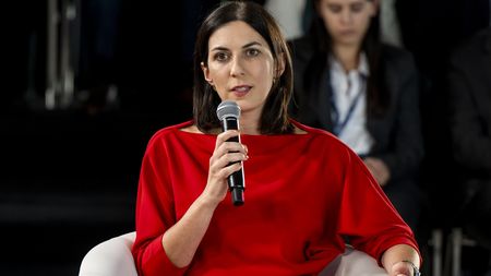 Pekarová Adamová odešla během ruského projevu: Ozvala se senátorka Němcová, expremiér Topolánek i bývalá dětská hvězda