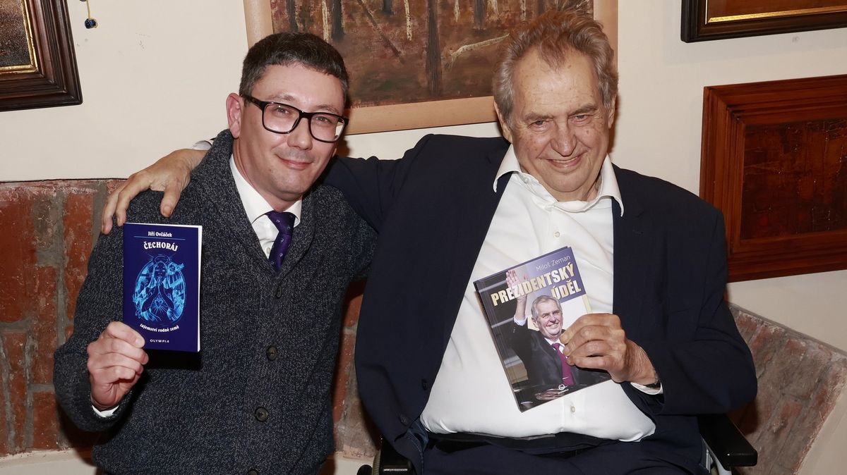 Čechoráj to na pohled: Manželku Ovčáčka byste na křtu jeho poezie hledali marně. Místo ní přišli Zeman a hvězda Ulice