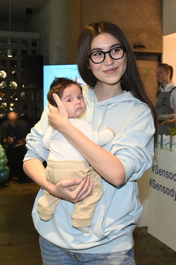 Nejen sněhová nadílka. Naomi Adachi ukázala těhotenské bříško: Mezi jejími dětmi nebude ani dvouletý věkový rozdíl - fotka 1/1