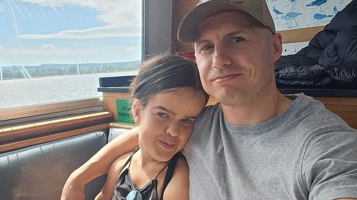 Měří jen 116 cm a vedle partnera si ji pletou s jeho dítětem: Nejde o fetiš, ale pravou lásku, tvrdí modelka s nanismem