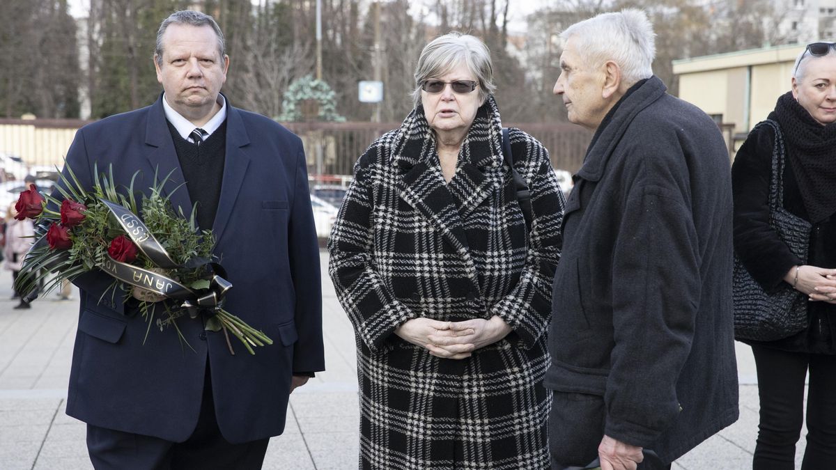 Hannigovi (†79) dali sbohem i exposlankyně ČSSD, jeden z posledních parťáků Bartošové a odsouzený antisemita Bartoš