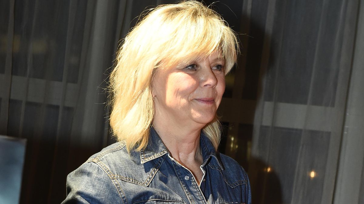 Eva Pavlová vytáhla ze skříně oblíbený kousek a nezůstalo to bez odezvy. Má první dáma na podobné věci zapomenout?