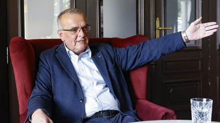 Miroslav Kalousek odpálil bombu: Pochválil stranu, kterou by nikdo nečekal. Známý režisér i europoslanec nevydrželi