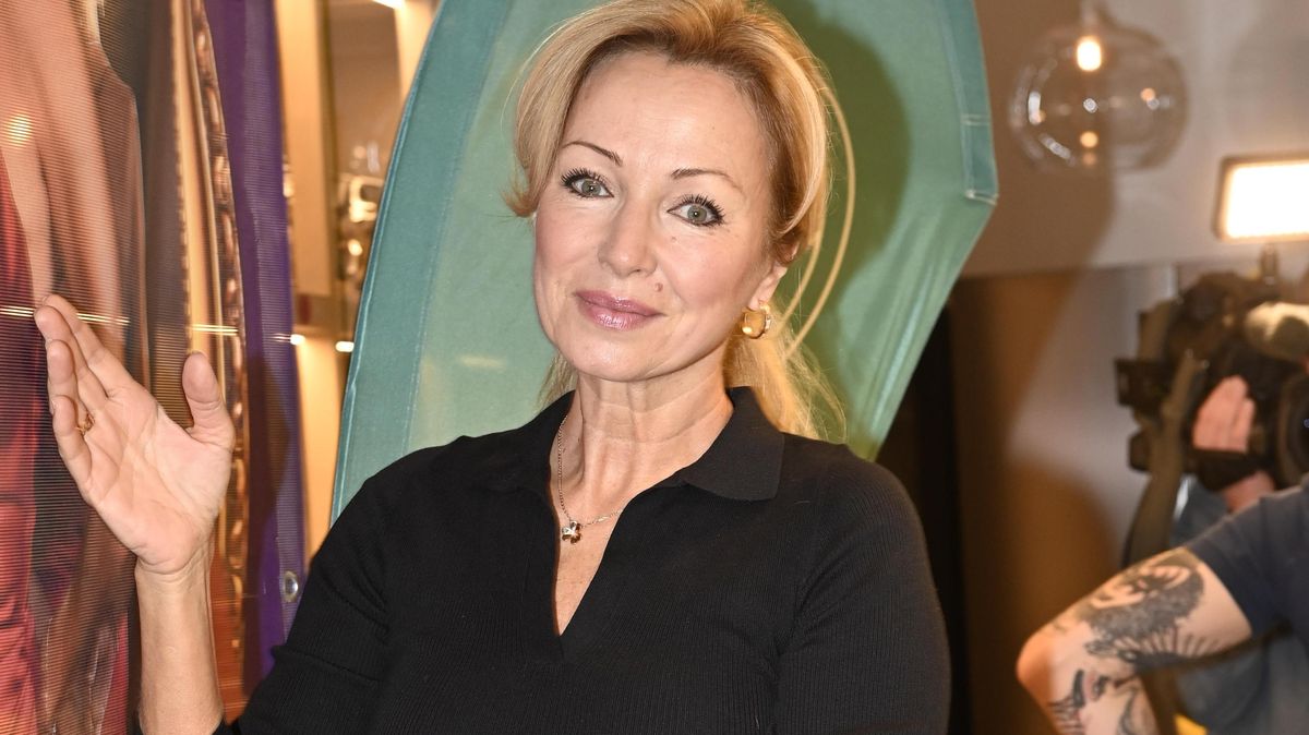 Zapomeňte na líčidla a luxusní róby: Kateřina Brožová se blýskla v roli, ve které ji neznáte. V civilu a u plotny