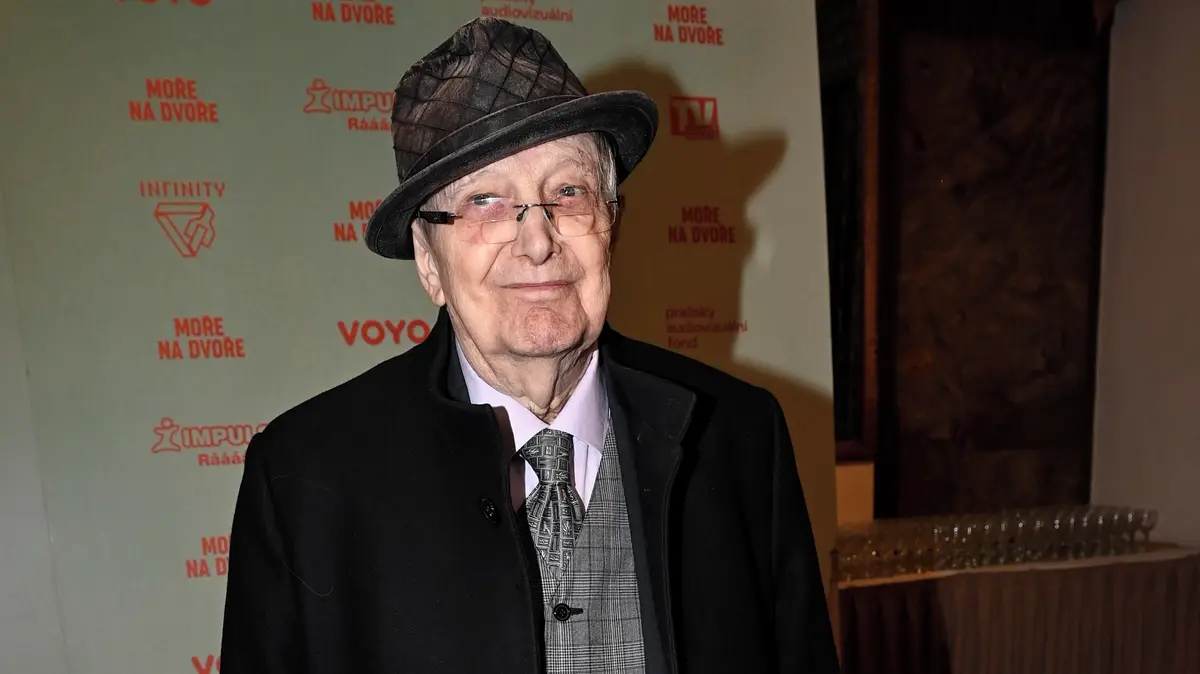 Jiřího Suchého (94) měla odvézt záchranná služba s infarktem: Herec se ozval fanouškům a řekl, jak na tom je!
