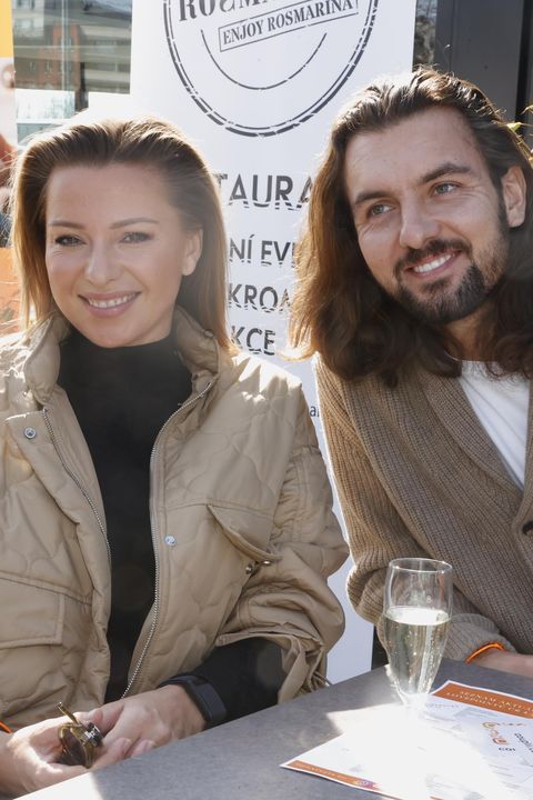 Za půl roku jí bude 40 a s dítětem s mladším partnerem otálí: Vnouče chce od Inny Puhajkové maminka už hodně dlouho