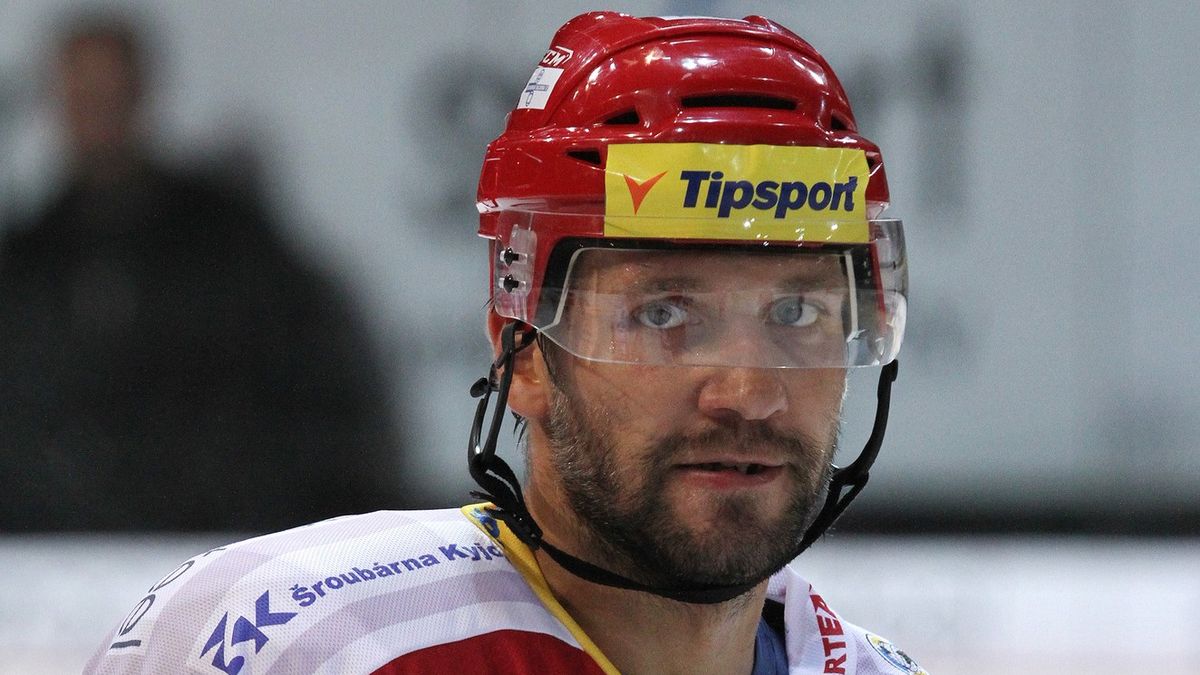 Hokejista Tomáš Klouček tragicky zahynul na sjezdovce. Nedokážu slovy popsat tu bolest, napsala zdrcená manželka