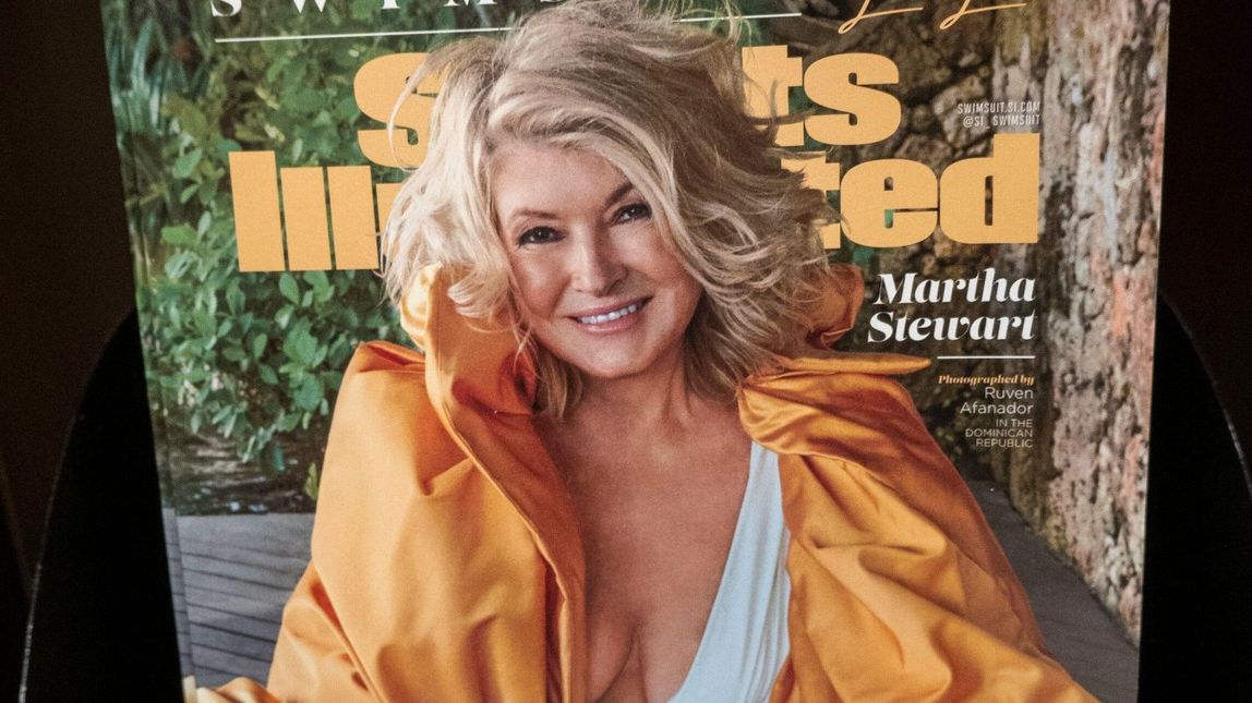 Hvězdná kuchařka se v 83 letech nechá nafotit v bikinách! Být v plavkách na obálce slavného magazínu jí bylo málo