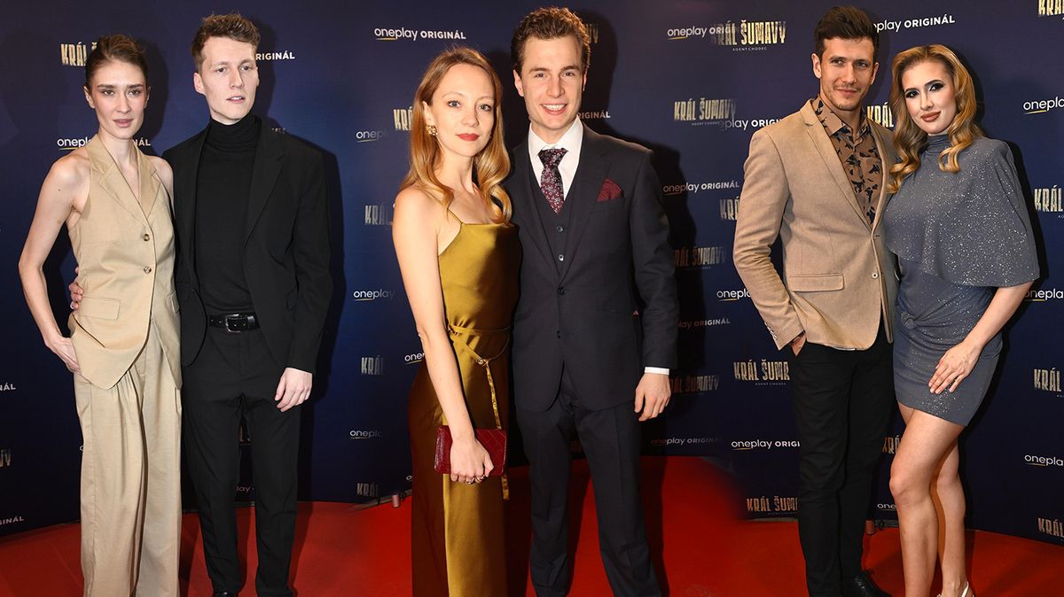 Zamilovaní Vodochodský a Hes vyvedli přítelkyně, Bachelor olíbával svou vyvolenou: Jaké další páry zdobily premiéru?