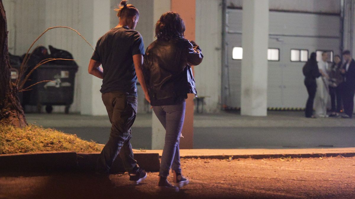 Zadaná Eva Burešová přistižena na noční procházce se slavným cyklistou Saganem: Vedli se za ručičky