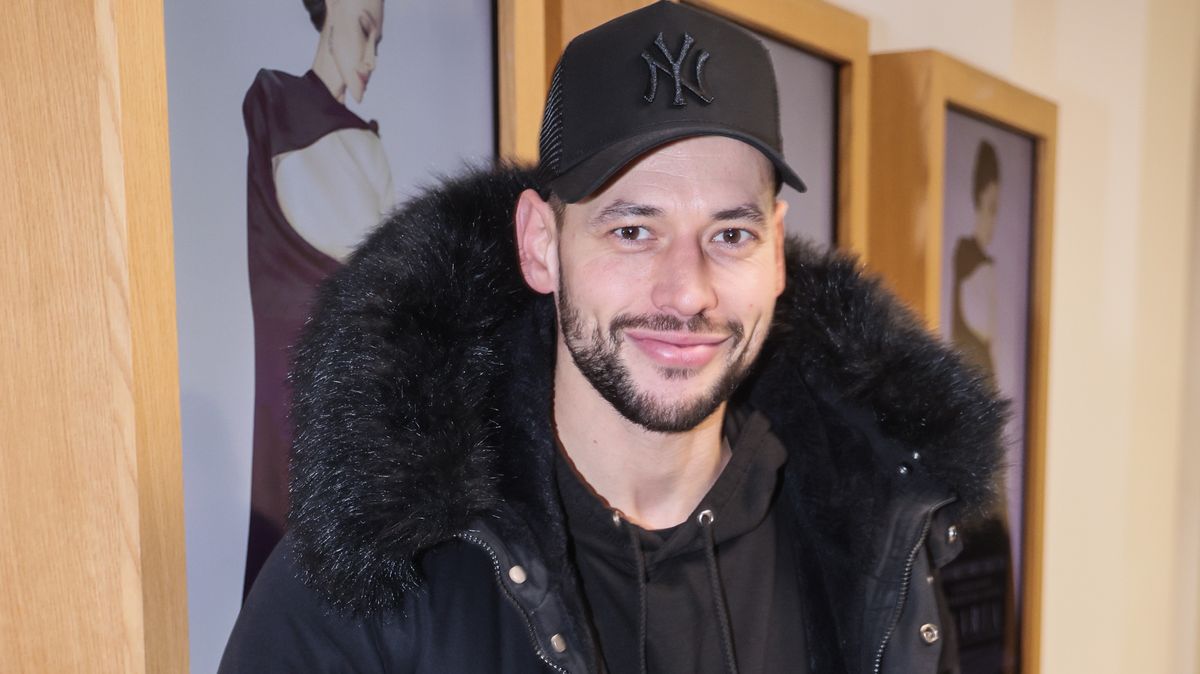 Velká změna! Majitel nejhezčího těla světa se rozhodl pro transplantaci vlasů. Tak nyní vypadá