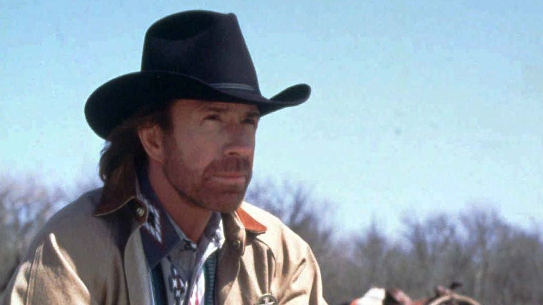 KVÍZ: Chuck Norris slaví 85. Vzpomenete si, kdo ho ve filmu přepral? A víte, jaké má vazby na Česko?
