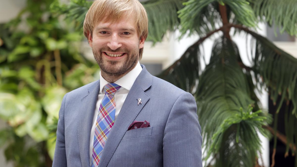 Bývalý ministr Adam Vojtěch se po roce zjevil na Instagramu: Pochlubil se synem. Procházka v Helsinkách nabila hejtrům