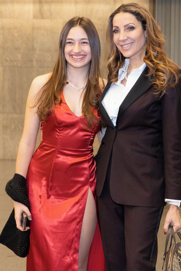 Olga Lounová se pochlubila rodinkou. Na maturáku sestry nechyběla ani novorozená Vivien v zavinovačce - fotka 1/1